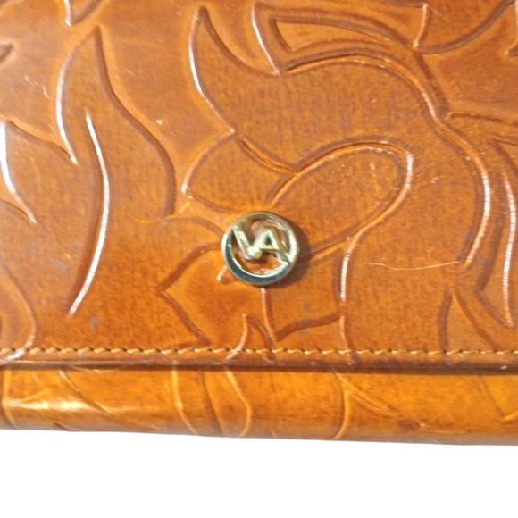 Valentina Wallet - Picture 2 of 12